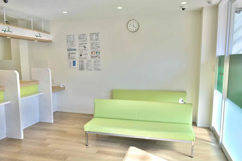 薬局待合室